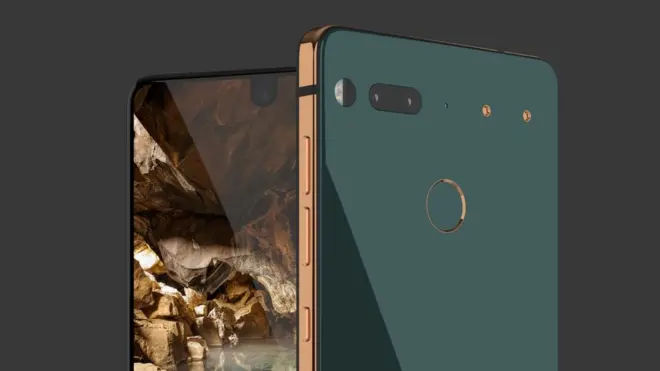Essential Phone işıqsız yerlərdə qoşa kamera sistemindən istifadə etmək imkanı yaradır
