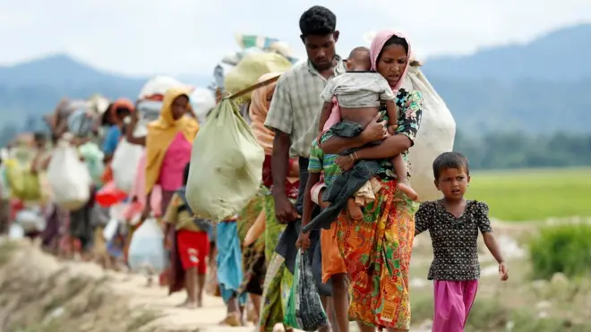 Бангладешга ўтаётган Роҳинга мусулмонлари
