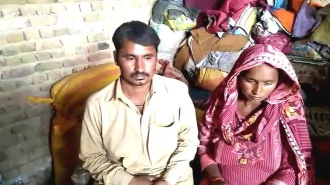 लड़की के पिता ने ज़बरन धर्म परिवर्तन का आरोप लगाया है