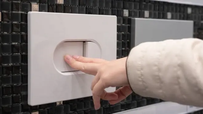 省水馬桶設計大和小兩種衝水開關（Credit: Getty Images）