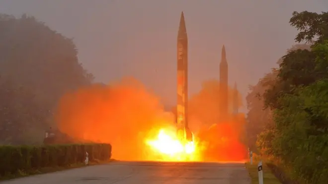 Эту фотографию запуска баллистической ракеты распространило 21 июля Центральное телеграфное агентство Кореи (ЦТАК), через два дня после того, как Пхеньян осуществил три ракетных пуска.