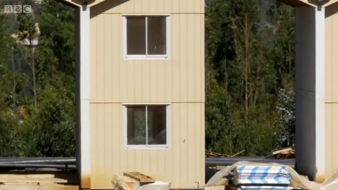 సగం ఇల్లు