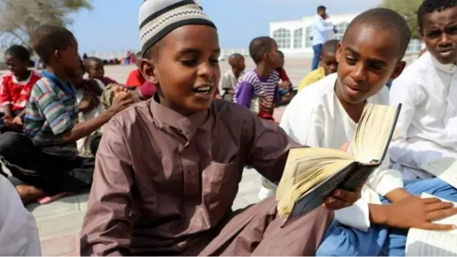 Dowladda waxay ku dhawaaqday in la xiro dugsiyada Qura'aanka