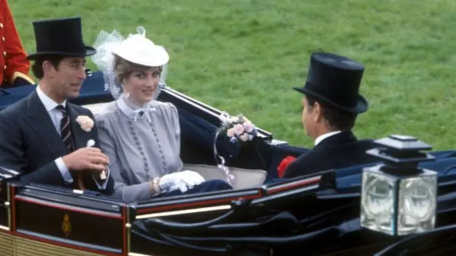 Принц Чарльз со своей невестой на скачках в Аскоте в июне 1981 года