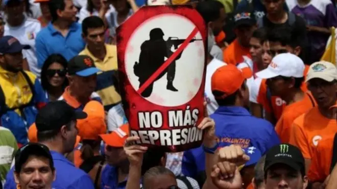 Протестующие в Венесуэле требует остановит репресии и начать экономические реформы
