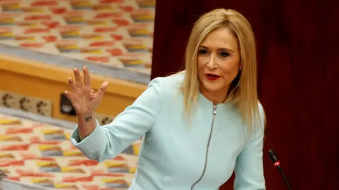 Cristina Fuentes speaks in the Madrid regional assembly on 19 April
