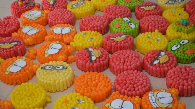 กระทงลายการ์ตูนมีลิขสิทธิ์ ที่กำลังเป็นประเด็นที่สังคมวิพากษ์วิจารณ์กันในขณะนี้