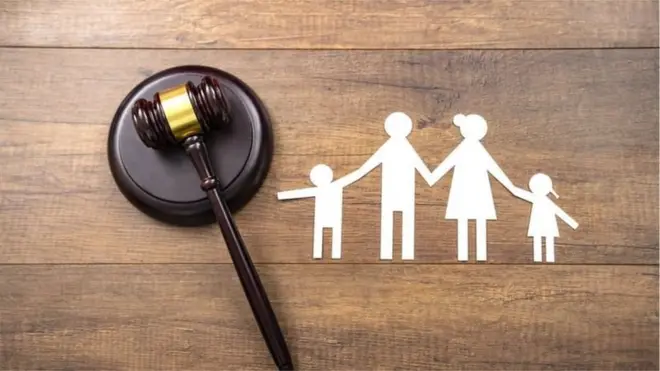 সন্তান কার কাছে থাকবে তা নিয়ে আদালতে মুখোমুখি হন বাবা-মা