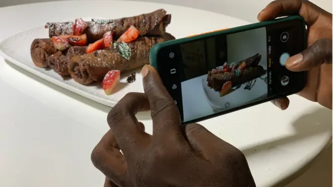 Iji ekwentị ese photo maọbụ ihe ejije so n'ụzọ e ji akpata ego