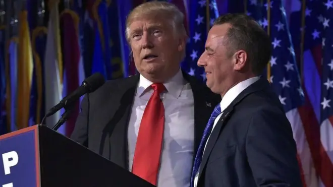 Ông Priebus xuất hiện cạnh ông Trump trong diễn văn mừng chiến thắng