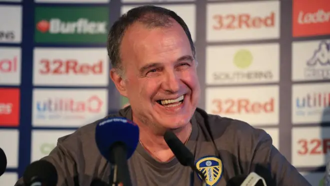 Bielsa se convirtió en el primer entrenador en la historia del Leeds en ganar sus cuatro primeros partidos.