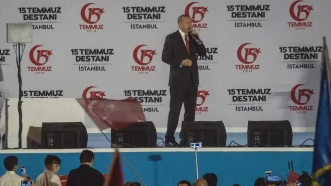 اردوغان : که پارلمان د اعدام قانون بیا تصویب کړي، ډېر ژر به یې لاسلیک کړي