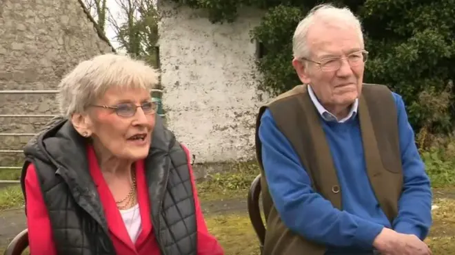 Joon Berninghaam ganna 86 fi Meerii Loong, ganna, 83 bara 1976 ture yeroo jalqabaaf hoteela tokko keessa kan wal argan