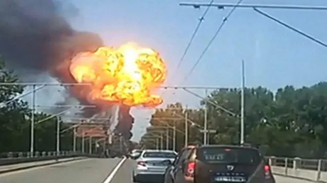 Взрыв бензовоза в Италии