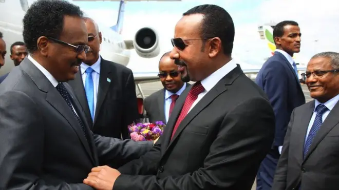 ፕረዚደንት ሶማልያ መሓመድ ፋርማጆ (ጸጋም) ምስ ቀዳማይ ሚኒስተር ኣብዪ ኣሕመድ