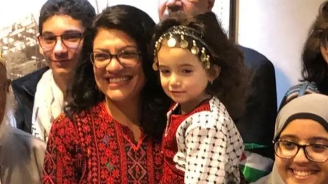 رشيدة طليب مع مؤيديها في أول يوم لها في واشنطن