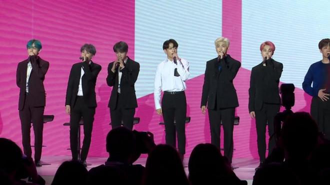 K-pop group BTS to take 'extended' break from performing - BBC News