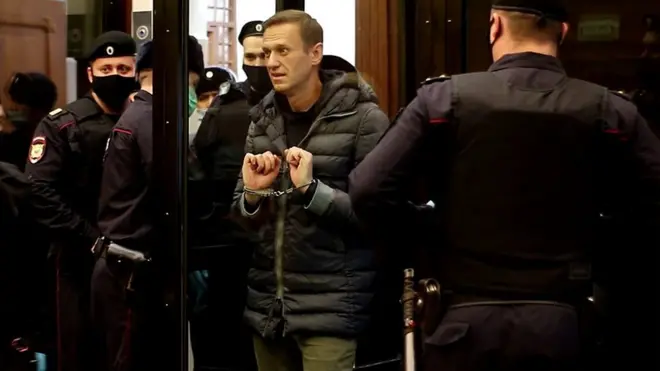 За что сидит и за что еще может сесть Навальный? Обзор всех уголовных дел политика