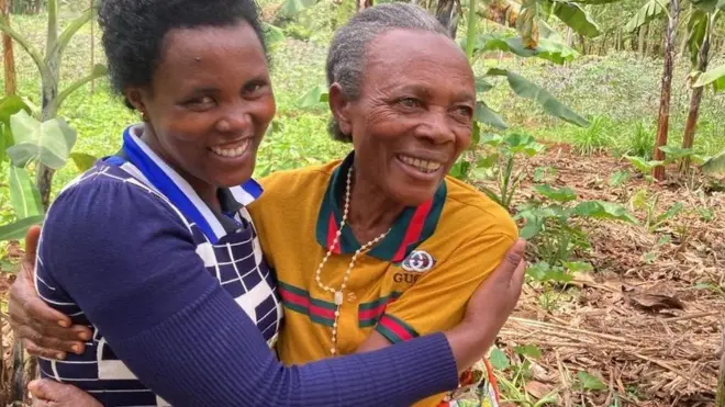 اپنی ساس برناڈیٹ کے ساتھ یانکوریح