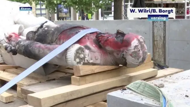 Ekeren'de tahrip edilen 2. Leopold heykeli