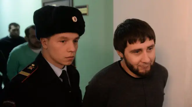 Заура Дадаева (справа) считают непосредственным исполнителем убийства