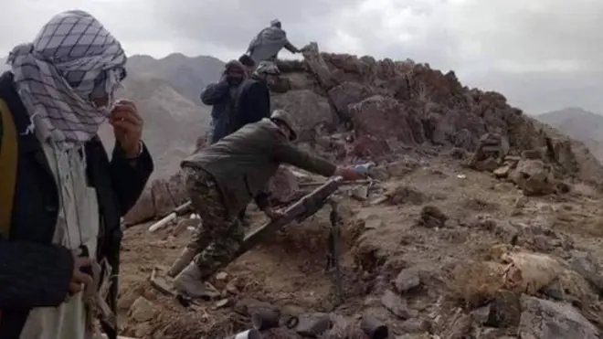 پرون سهار جاغوري کې طالبانو بریدونه پیل کړل.