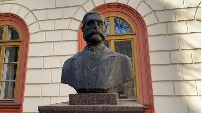 Kapetan sa titulom majora