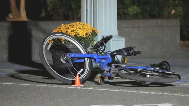 Bicicleta na rua após ataque