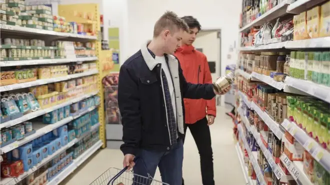 شهدت بريطانيا أكبر تدن في مستوى المعيشة منذ عقود خلال عام 2022