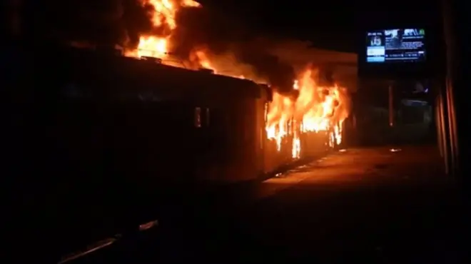 похзд у вогні