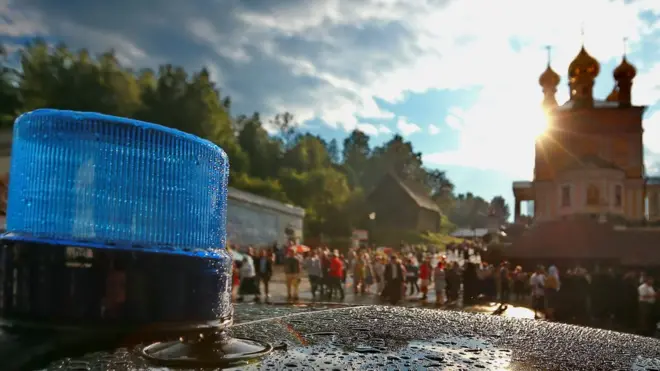 Накануне прошлых выборов Путин обещал сократить число мигалок