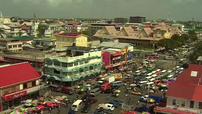 سجلت معدلات انتحار عالية بين الإناث في دولة غيانا في أمريكا اللاتينية. وحسب منظمة الصحة العالمية فإن 44 شخصا من بين كل 100 ألف ينتحرون في غيانا مقارنة بـ16 شخص كمعدل عالمي.