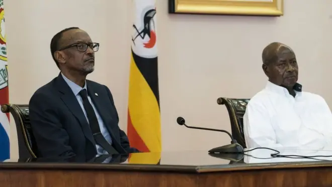 Rais Paul Kagame wa Rwanda (kushoto) na Rais Yoweri Museveni, wamekuwa wakionekana kuwa marafiki hadi ulipotokea mzozo wa hivi karibuni baina ya mipaka ya nchi zao