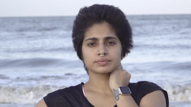 బాధాతప్త బాల్యం నుంచి యోగా టీచర్ అయ్యే వరకు నటాషా తన ప్రయాణాన్ని వివరించారు