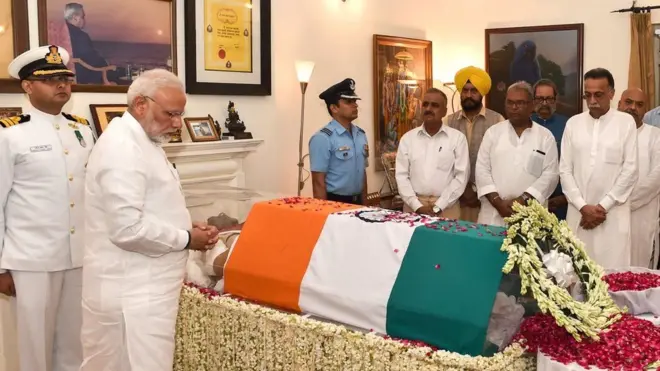 વાજપેયીના અંતિમ દર્શને આવેલા મોદી
