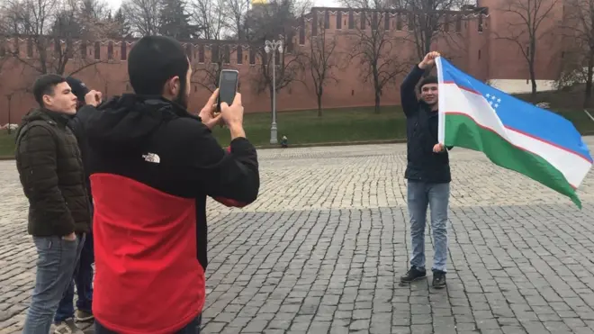 Қизил Майдондаги ўзбекистонликлар