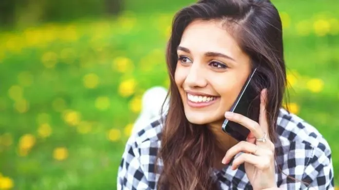 అమ్మాయి ఫోన్ మొబైల్