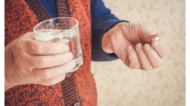 Медики в Британии и Иране утверждают, что эта политаблетка чрезвычайно действенна, а стоит всего несколько копеек.