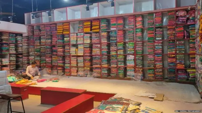 રક્સૌલમાં દુકાનો સૂમસામ પડી છે