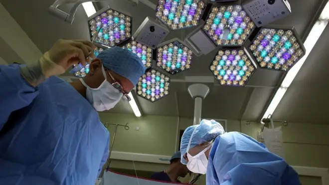 Algunos pacientes que sufren de percepción intraoperatoria no entienden lo que ocurre y llegan a creer que están muriendo.