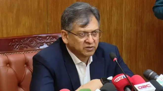 বাংলাদেশের স্বরাষ্ট্রমন্ত্রী সালাহউদ্দিন আহমদ
