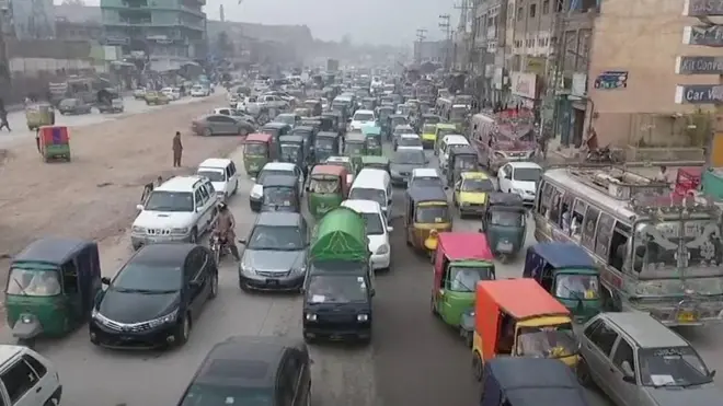 عدم منصوبہ بندی کے باعث عوام کو آمد و رفت میں شدید مشکلات کا سامنا ہے