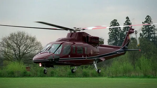 El modelo Sikorsky S-76 es normalmente utilizado para trasladar a autoridadades, empresarios y celebridades, como la familia real británica.