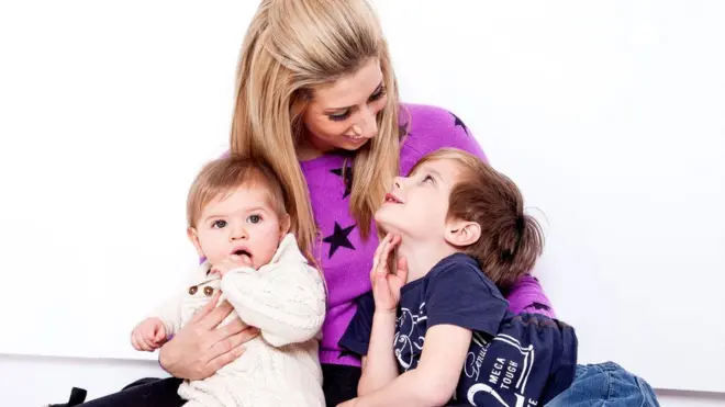 Stacey Solomon tiene dos hijos: Zachary, de 9 años, y Leighton, de 5.