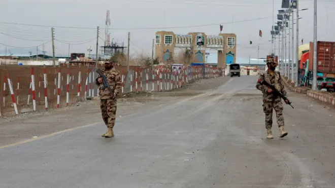 پاکستان له دې مخکې د دوو ورځو لپاره د ایسارو کسانو اوښتو لپاره دروازې پرانیستې