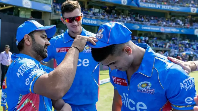 अर्जुन तेंदुलकर को मिला मौक़ा, आईपीएल में किया डेब्यू