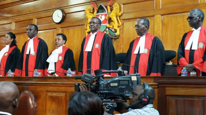 Les membres de la Cour suprême du Kenya qui ont statué vendredi sur l'annulation de la présidentielle du 8 août dernier