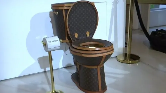 مرحاض ثمنه 100 ألف دولار
