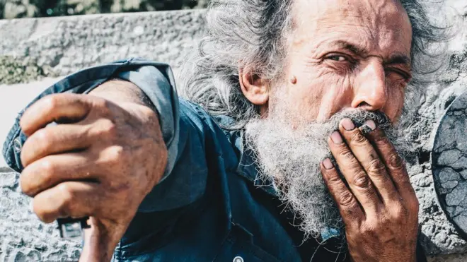 Воспринимать идею в штыки