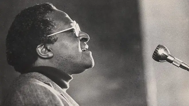 Десмонд Туту